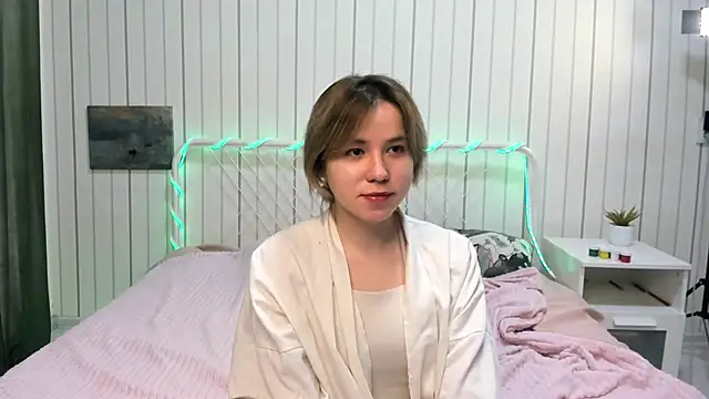 Snapshot of AlisiaEthen chatting on 11/30/25, 08:24 AlisiaEthen online show from 11/30/25, 08:24