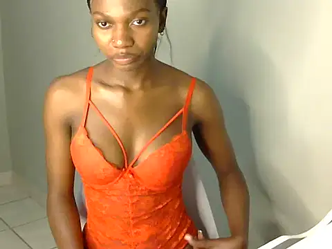 Snapshot of Sweet_Angel002 chatting on 10/14/25, 10:43 Sweet Angel002 online show from 10/14/25, 10:43