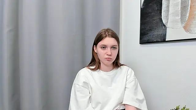 RoslynArcuo online show from 10/18/25, 05:14