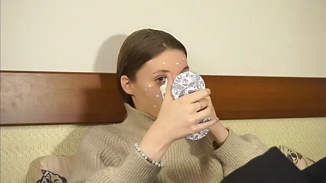 RoslynArcuo online show from 11/15/25, 08:05