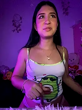 Snapshot of cristalxxx_hott chatting on 10/24/25, 07:54 cristalxxx hott online show from 10/24/25, 07:54