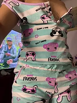 Snapshot of cristalxxx_hott chatting on 12/02/25, 05:24 cristalxxx hott online show from 12/02/25, 05:24