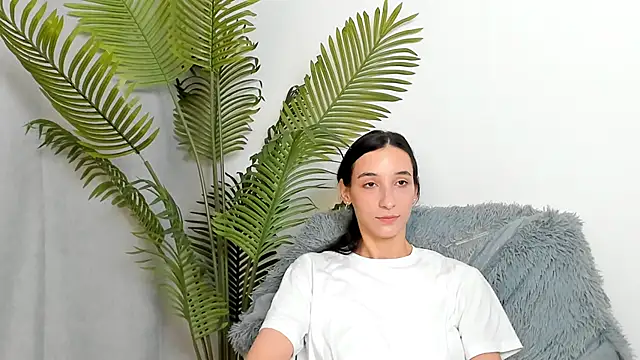Snapshot of HayleySalahubdin chatting on 10/14/25, 03:13 HayleySalahubdin online show from 10/14/25, 03:13