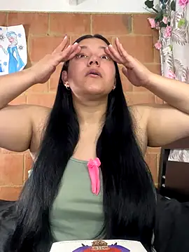 Snapshot of kassandra_luxury chatting on 10/30/25, 04:36 kassandra luxury online show from 10/30/25, 04:36