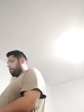 Snapshot of Eduar0015 chatting on 10/14/25, 01:06 Eduar0015 online show from 10/14/25, 01:06