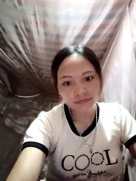 Snapshot of huhu-sexxy chatting on 10/21/25, 12:11 huhu-sexxy online show from 10/21/25, 12:11