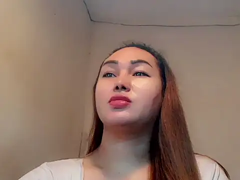 Snapshot of Juicycumlovely69 chatting on 10/14/25, 10:43 Juicycumlovely69 online show from 10/14/25, 10:43