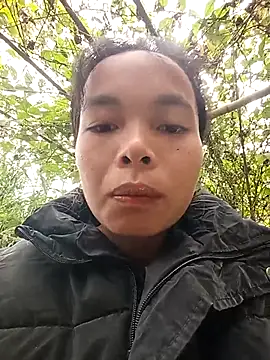 Snapshot of Nguyet2k4 chatting on 10/22/25, 03:18 Nguyet2k4 online show from 10/22/25, 03:18