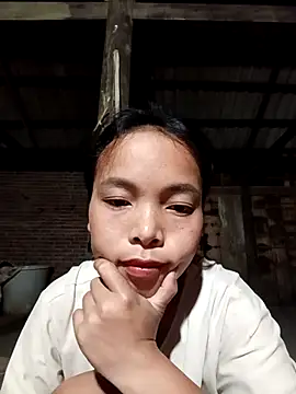 Snapshot of Nguyet2k4 chatting on 10/27/25, 02:10 Nguyet2k4 online show from 10/27/25, 02:10