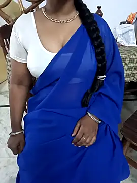 Snapshot of Nikitha_telugu chatting on 11/04/25, 06:12 Nikitha telugu online show from 11/04/25, 06:12