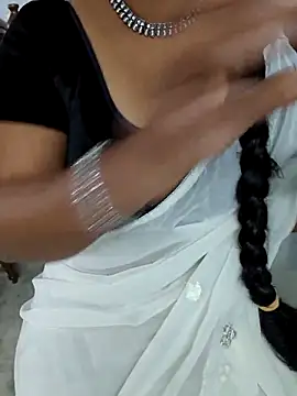 Snapshot of Nikitha_telugu chatting on 11/12/25, 05:08 Nikitha telugu online show from 11/12/25, 05:08