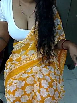 Snapshot of Nikitha_telugu chatting on 11/29/25, 06:49 Nikitha telugu online show from 11/29/25, 06:49