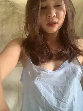 Snapshot of Yanmei_19 chatting on 10/18/25, 05:43 Yanmei 19 online show from 10/18/25, 05:43