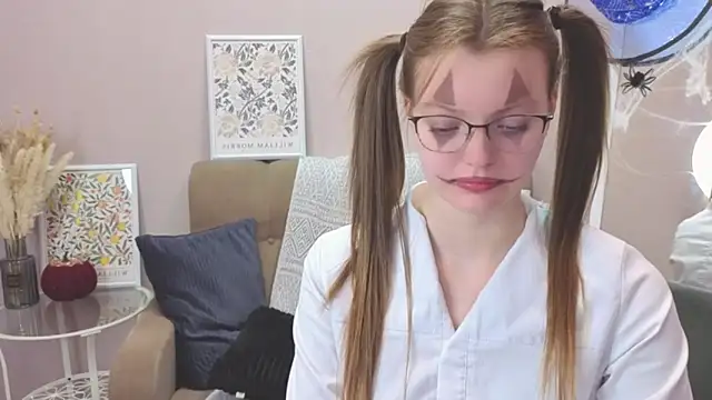 Dear Jessica online show from 10/30/25, 10:16