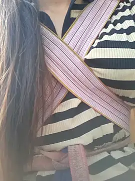 Snapshot of chipuca chatting on 10/29/25, 02:14 chipuca online show from 10/29/25, 02:14