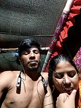 Snapshot of Pori_Moni1 chatting on 10/15/25, 07:47 Pori Moni1 online show from 10/15/25, 07:47