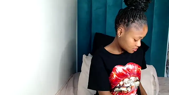 Snapshot of Babyface201 chatting on 11/17/25, 01:06 Babyface201 online show from 11/17/25, 01:06