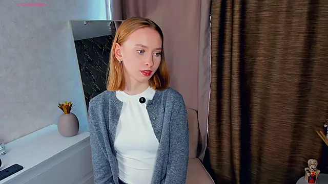 Snapshot of BereniceThull chatting on 10/17/25, 06:27 BereniceThull online show from 10/17/25, 06:27