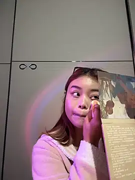 Snapshot of noe-00 chatting on 10/30/25, 12:17 noe-00 online show from 10/30/25, 12:17