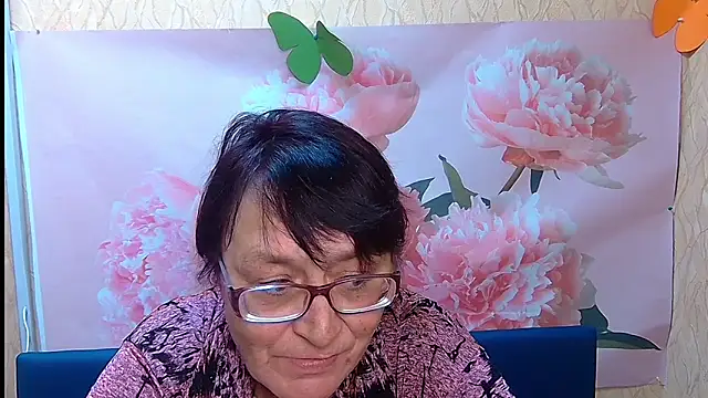 Snapshot of MeganSword chatting on 10/16/25, 11:33 MeganSword online show from 10/16/25, 11:33