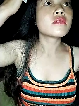 Snapshot of Hani-i chatting on 10/16/25, 08:21 Hani-i online show from 10/16/25, 08:21