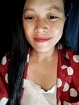 Snapshot of Hani-i chatting on 10/19/25, 02:40 Hani-i online show from 10/19/25, 02:40