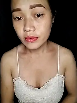 Snapshot of Hani-i chatting on 10/20/25, 09:48 Hani-i online show from 10/20/25, 09:48