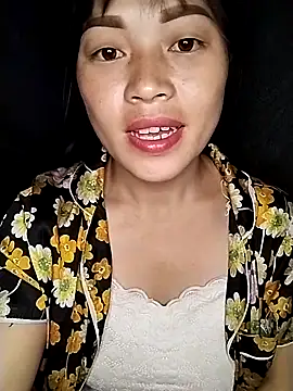 Snapshot of Hani-i chatting on 10/21/25, 06:19 Hani-i online show from 10/21/25, 06:19