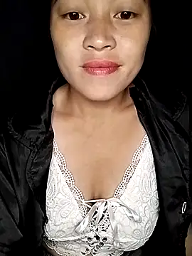 Snapshot of Hani-i chatting on 10/24/25, 08:55 Hani-i online show from 10/24/25, 08:55