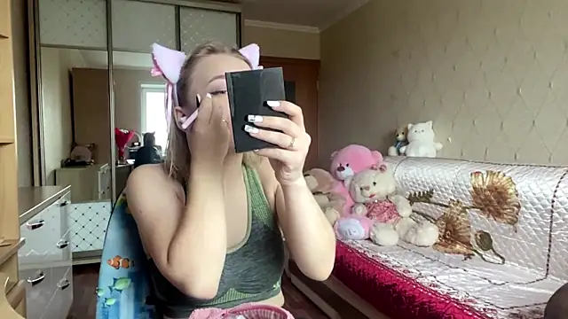 HoppedArea online show from 11/12/25, 08:37