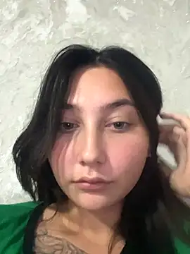 Snapshot of ArielaWet chatting on 10/14/25, 04:52 ArielaWet online show from 10/14/25, 04:52