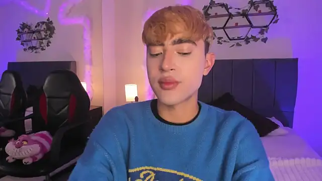 Snapshot of JustinCastiblanco chatting on 10/16/25, 11:22 JustinCastiblanco online show from 10/16/25, 11:22