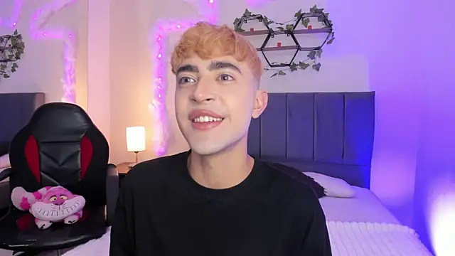 Snapshot of JustinCastiblanco chatting on 10/28/25, 11:36 JustinCastiblanco online show from 10/28/25, 11:36