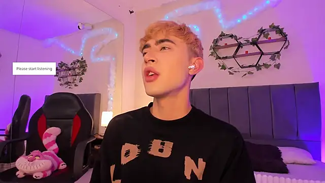 Snapshot of JustinCastiblanco chatting on 11/05/25, 11:21 JustinCastiblanco online show from 11/05/25, 11:21