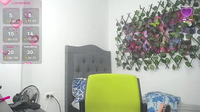 issa bella18 online show from 10/18/25, 03:09