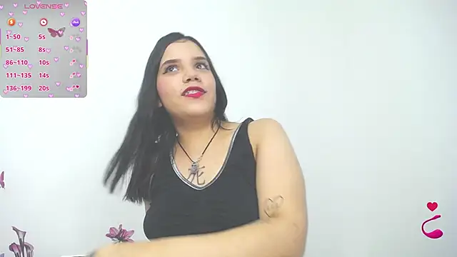 issa bella18 online show from 11/18/25, 03:23