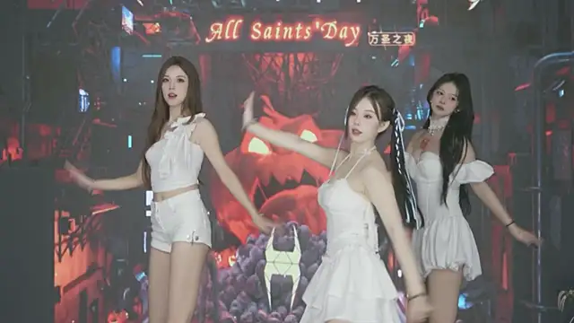 Snapshot of Wily-07 chatting on 10/30/25, 11:49 Wily-07 online show from 10/30/25, 11:49