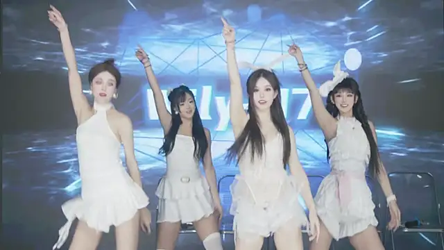 Snapshot of Wily-07 chatting on 11/24/25, 11:26 Wily-07 online show from 11/24/25, 11:26