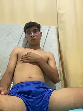 Muchachito18 online show from 10/24/25, 03:58