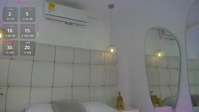 Snapshot of Emili__Jackson chatting on 11/30/25, 03:43 Emili Jackson online show from 11/30/25, 03:43