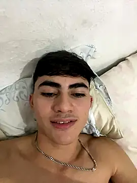 Snapshot of Myke_hotxxx chatting on 11/04/25, 02:43 Myke hotxxx online show from 11/04/25, 02:43