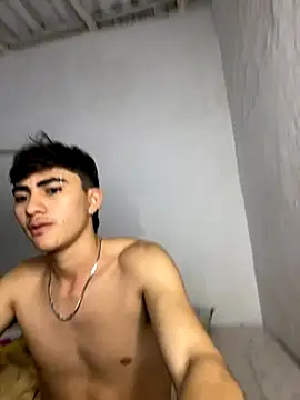 Snapshot of Myke_hotxxx chatting on 11/11/25, 03:17 Myke hotxxx online show from 11/11/25, 03:17