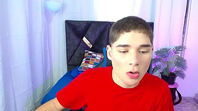 Snapshot of Mattass18 chatting on 10/21/25, 01:23 Mattass18 online show from 10/21/25, 01:23