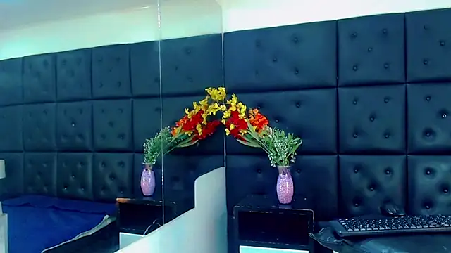 Snapshot of MarkoStorck chatting on 10/25/25, 07:52 MarkoStorck online show from 10/25/25, 07:52