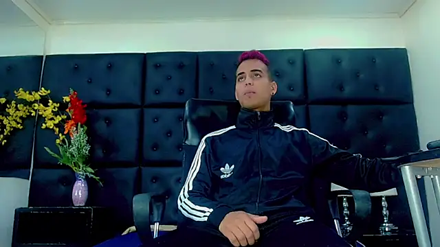 Snapshot of MarkoStorck chatting on 10/30/25, 07:14 MarkoStorck online show from 10/30/25, 07:14