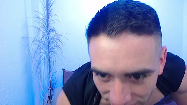 Snapshot of Ethan_Blaze chatting on 10/16/25, 11:55 Ethan Blaze online show from 10/16/25, 11:55