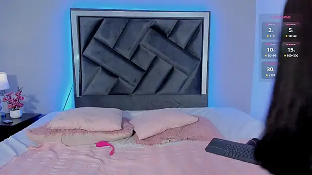 Snapshot of zoe_longhair chatting on 11/19/25, 06:30 zoe longhair online show from 11/19/25, 06:30