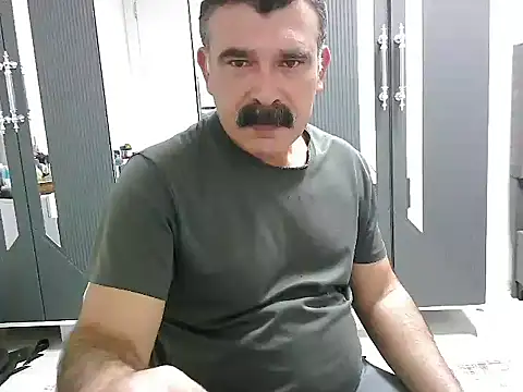 Snapshot of meroglu45 chatting on 10/15/25, 06:08 meroglu45 online show from 10/15/25, 06:08