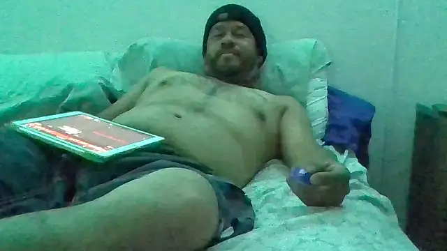 Snapshot of tonyxxx08 chatting on 11/14/25, 06:12 tonyxxx08 online show from 11/14/25, 06:12