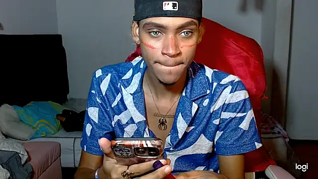 Snapshot of SilverSpice chatting on 10/16/25, 04:35 SilverSpice online show from 10/16/25, 04:35